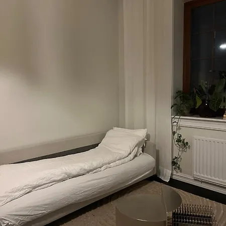 Newly Renovated - 15 Min From Center