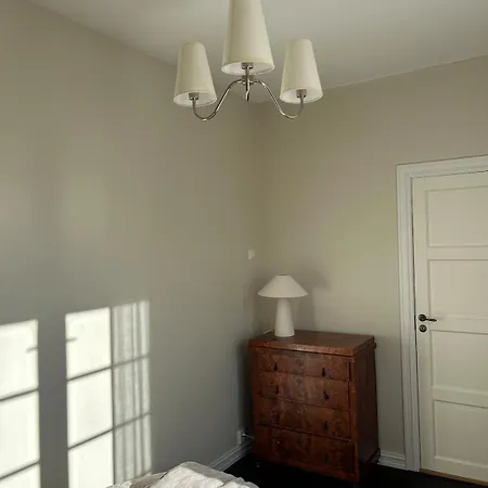 Newly Renovated - 15 Min From Center *