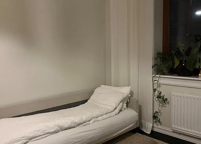 Newly Renovated - 15 Min From Center