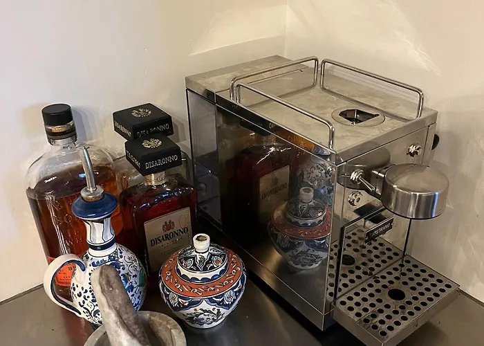 Newly Renovated - 15 Min From Center Apartmán