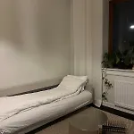 Newly Renovated - 15 Min From Center